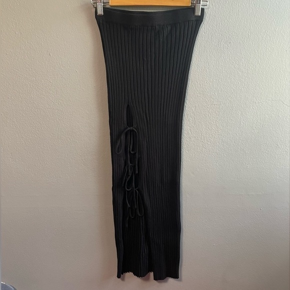 Beige Botany Ribbed Knit Side Lace Up Tube Midi Fitted Black Skirt. Size Small - Picture 1 of 7
